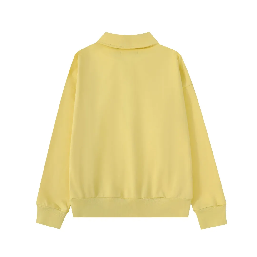 P260 #R99 Ralph Lauren pony logo eight-color half-zip lapel sweatshirt. Wear three times in one suit, easy to switch styles: Fully stand-up collar mode: crisp lapel three-dimensional windproof, taking into account warmth and cool lines, full of coolness ▫️Half-open lazy mode: slightly exposed collarbone, relaxed and comfortable | Pair with a shirt or high collar to show the intellectual atmosphere ▫️Full-open V-neck mode: Visually extends the neck-shoulder ratio | Stacking is more layered, hiding the flesh and making it look slimmer, making it easy to wear with a sense of luxury. Genderless design, shared wardrobe concept: White is gentle and elegant | Black is cool and slimming | Both colors can be used to create a couple CP look. 8 colors are available in the full line | From classic to soft | Meet all daily and occasion dressing needs Quality is reflected in the details: Micro-label logo embroidery | Loose but not procrastinating tailoring | High-grade fabrics ensure a comfortable fit. Easily manage various scenarios such as workplace commuting, weekend leisure, and date travel, effortless chic is the definition of effortless chic.  Color: Black White Navy Mint Green Khaki Pink Yellow Army Green Size: S M L